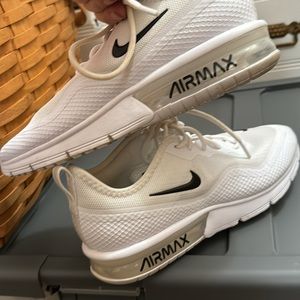 👟 Nike woman’s Air Max sequent 4.5- size 8 👟